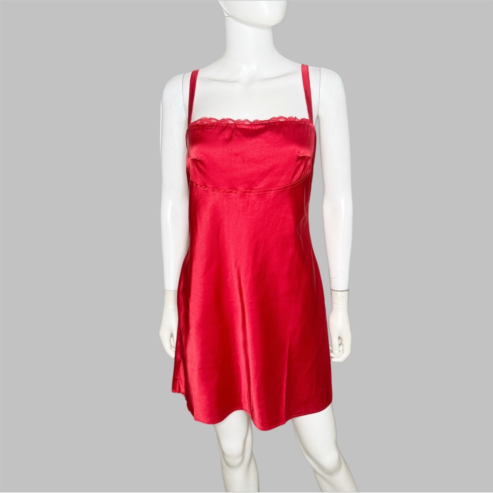 Know‎ One Cares Red Lace Satin Mini Dress